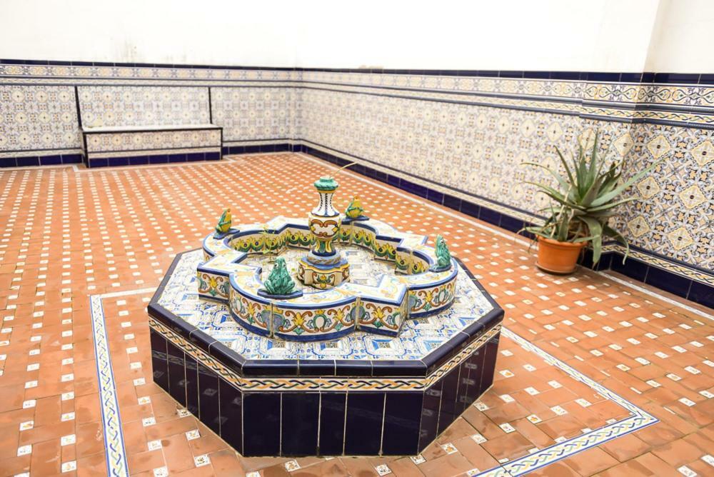 Serva La Bari Shared Apartment Seville Exterior photo