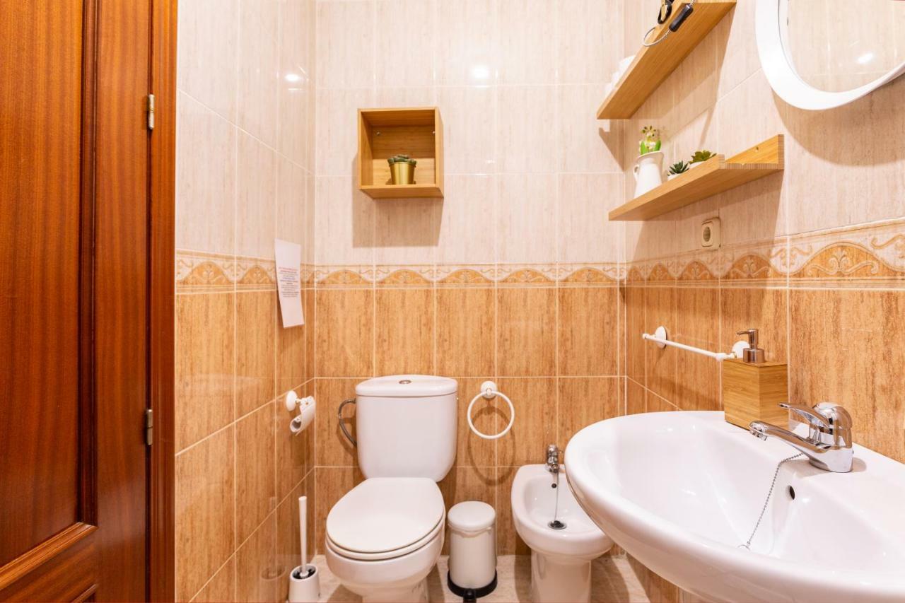 Serva La Bari Shared Apartment Seville Exterior photo