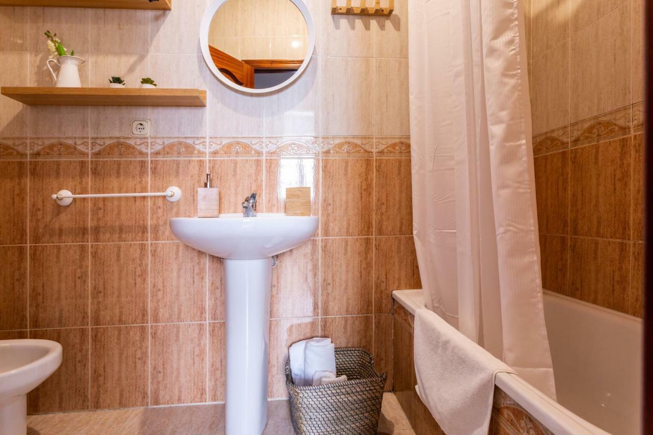 Serva La Bari Shared Apartment Seville Exterior photo