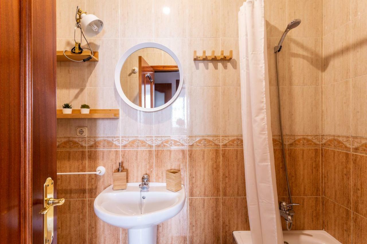 Serva La Bari Shared Apartment Seville Exterior photo
