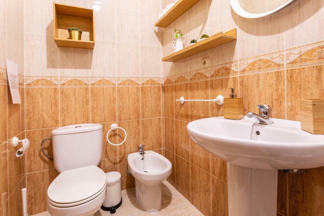 Serva La Bari Shared Apartment Seville Exterior photo