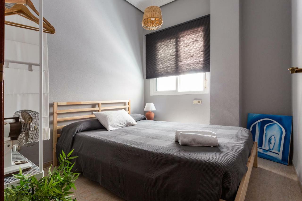 Serva La Bari Shared Apartment Seville Exterior photo