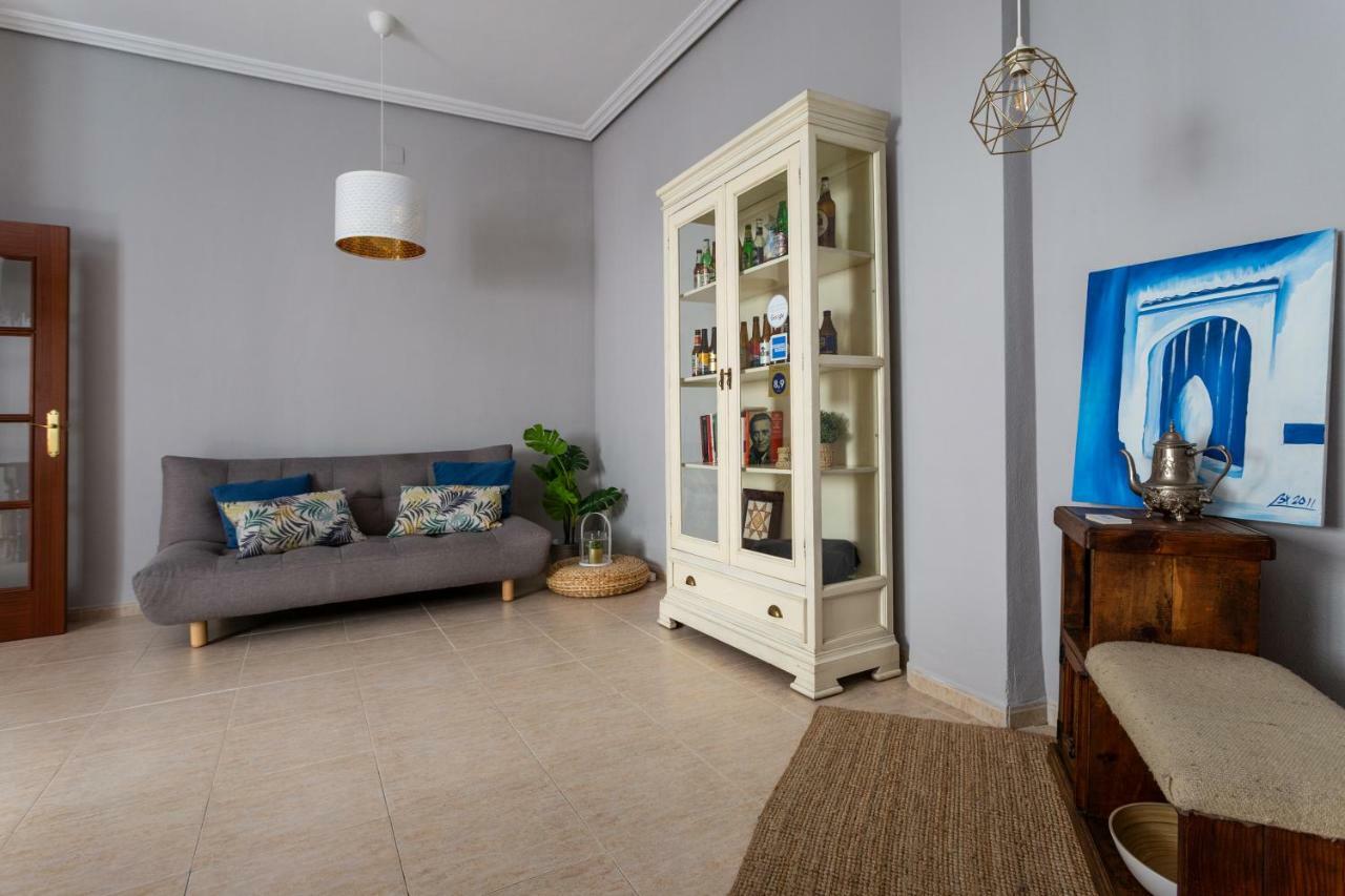 Serva La Bari Shared Apartment Seville Exterior photo
