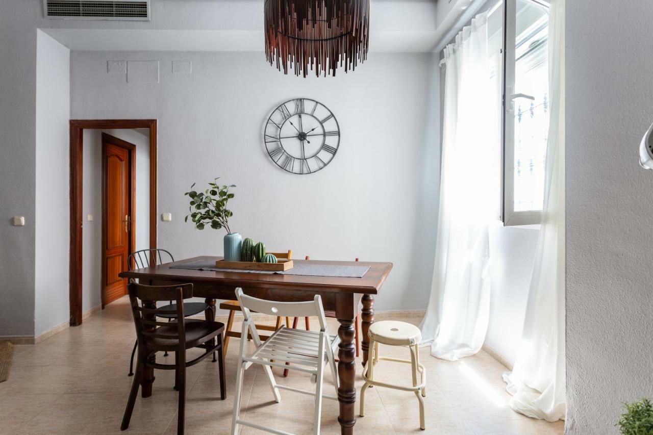 Serva La Bari Shared Apartment Seville Exterior photo
